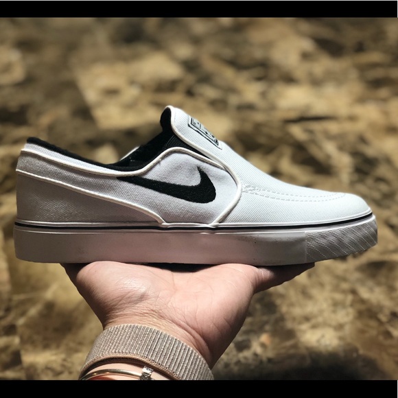 Nike Shoes - 💥NEW💥NIKE STEFAN JANOSKI CANVAS SLIP GS